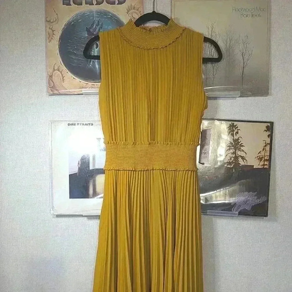 NWT Pleated A-Line High Neck Midi Dress Size 6 Nanette Lepore - Picture 3 of 7